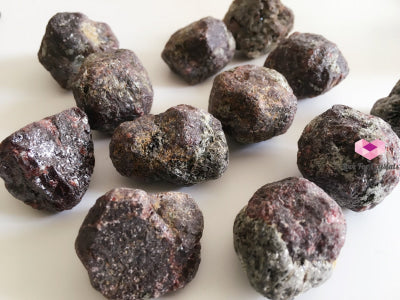 Garnet Raw (India) Stones